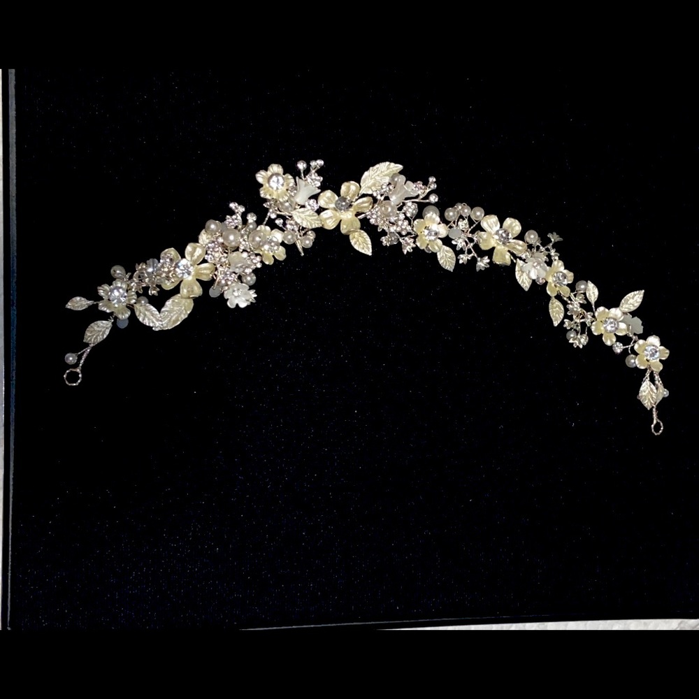 Crystal bridal crown👰🏻